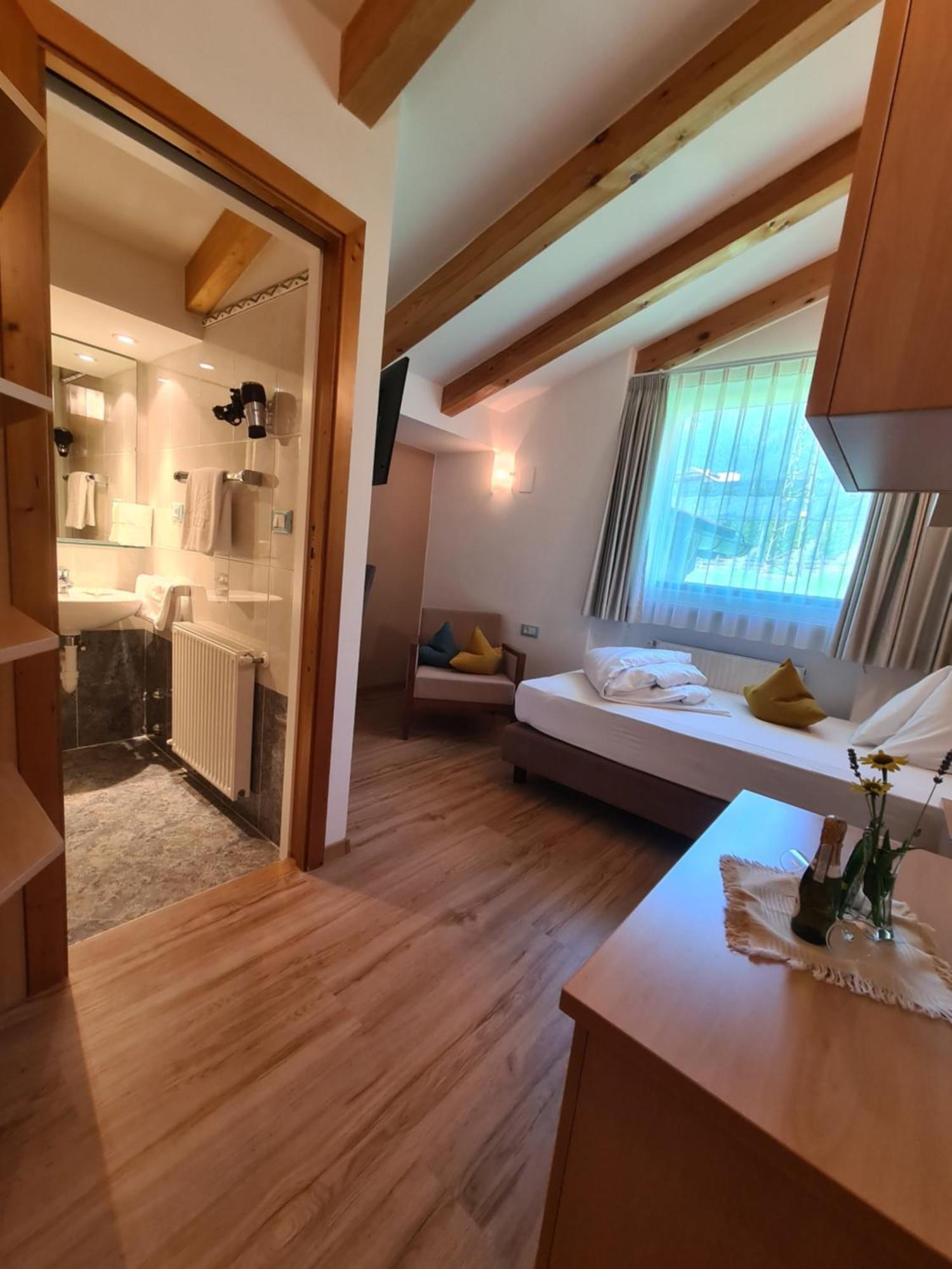 Appartementhaus Residence Hirzer 티롤로 외부 사진